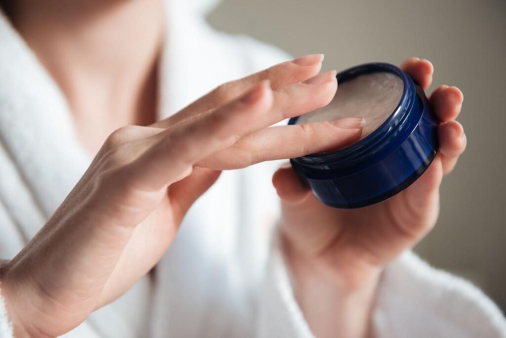 Hydration Secrets: Best Natural Vegan Moisturisers for Dry Skin